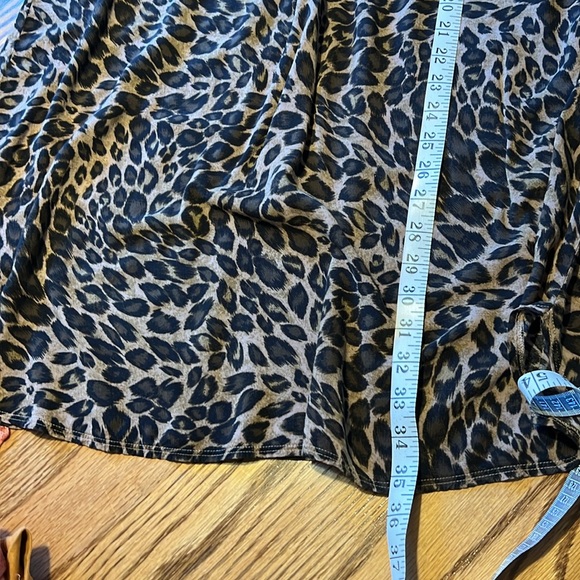 Half Moon animal print gown.  XL - Picture 5 of 6